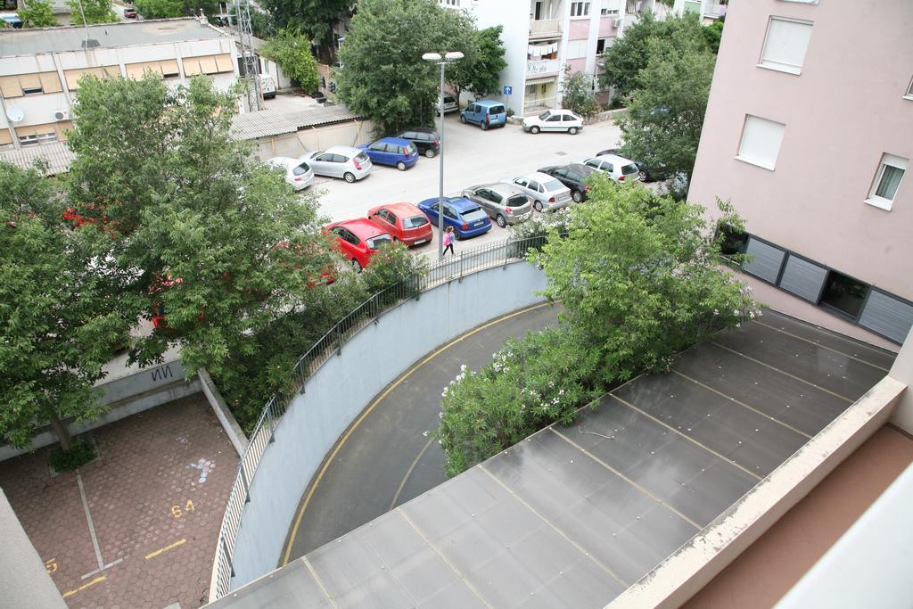 Apartment Dg With Parking Garage Split Exterior foto